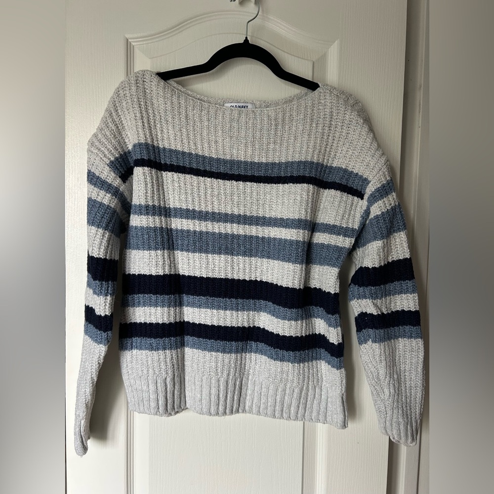 Old Navy White and Blue Striped Boatneck Sweater, size m, like new condition